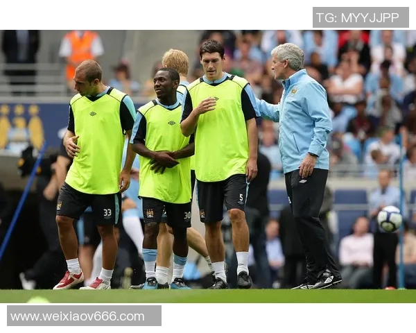 足球迷怒斥裁判判罚不公引发激烈争论球场内外的骂战升级